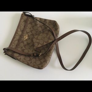 Coach Signature Crossbody/Shoulder Bag